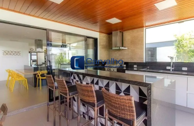 Casa de alto padrão à venda em Sousas com piscina, energia solar e 4 quartos em Campinas