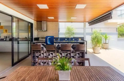 Casa de alto padrão à venda em Sousas com piscina, energia solar e 4 quartos em Campinas